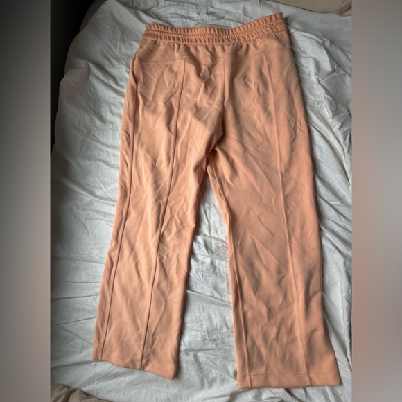 NWOT Lululemon Softstreme High-Rise Pant *Short in Peach Bellini, size 12 - Picture 3 of 9